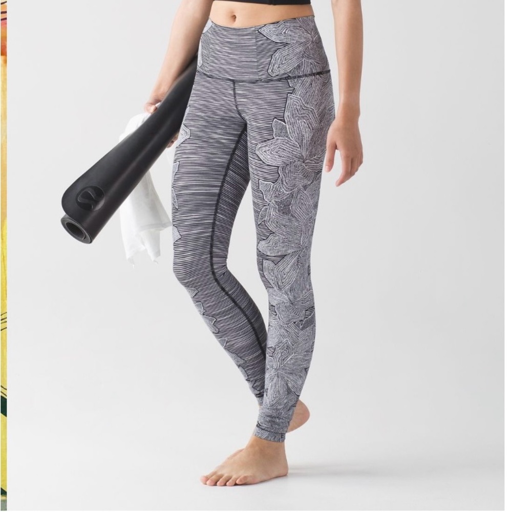 RARE NWOT Lululemon Wunder Under - High Rise Dottie Tribe